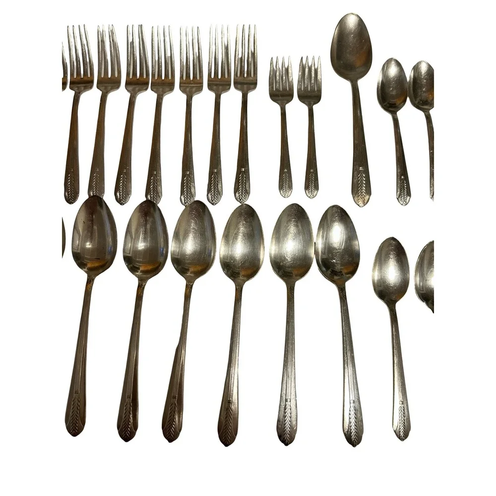Vintage Wm Rogers Original Rogers Silverplate Flatware Lot 27 Pc Feather Pattern